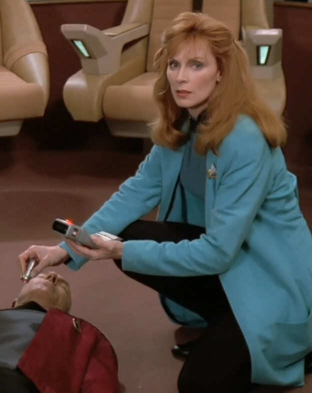 Crusher_medtricorder